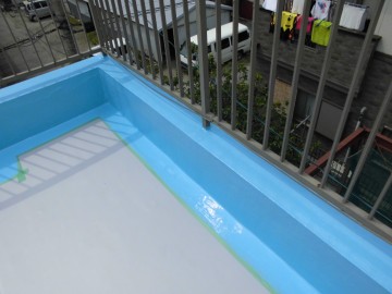 14：立面ウレタン防水・ウレタン樹脂２回目